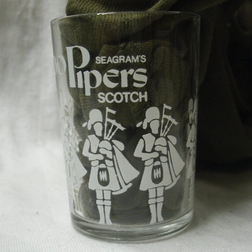 vintage Seagram's 100 Pipers Scotch Shot Glass